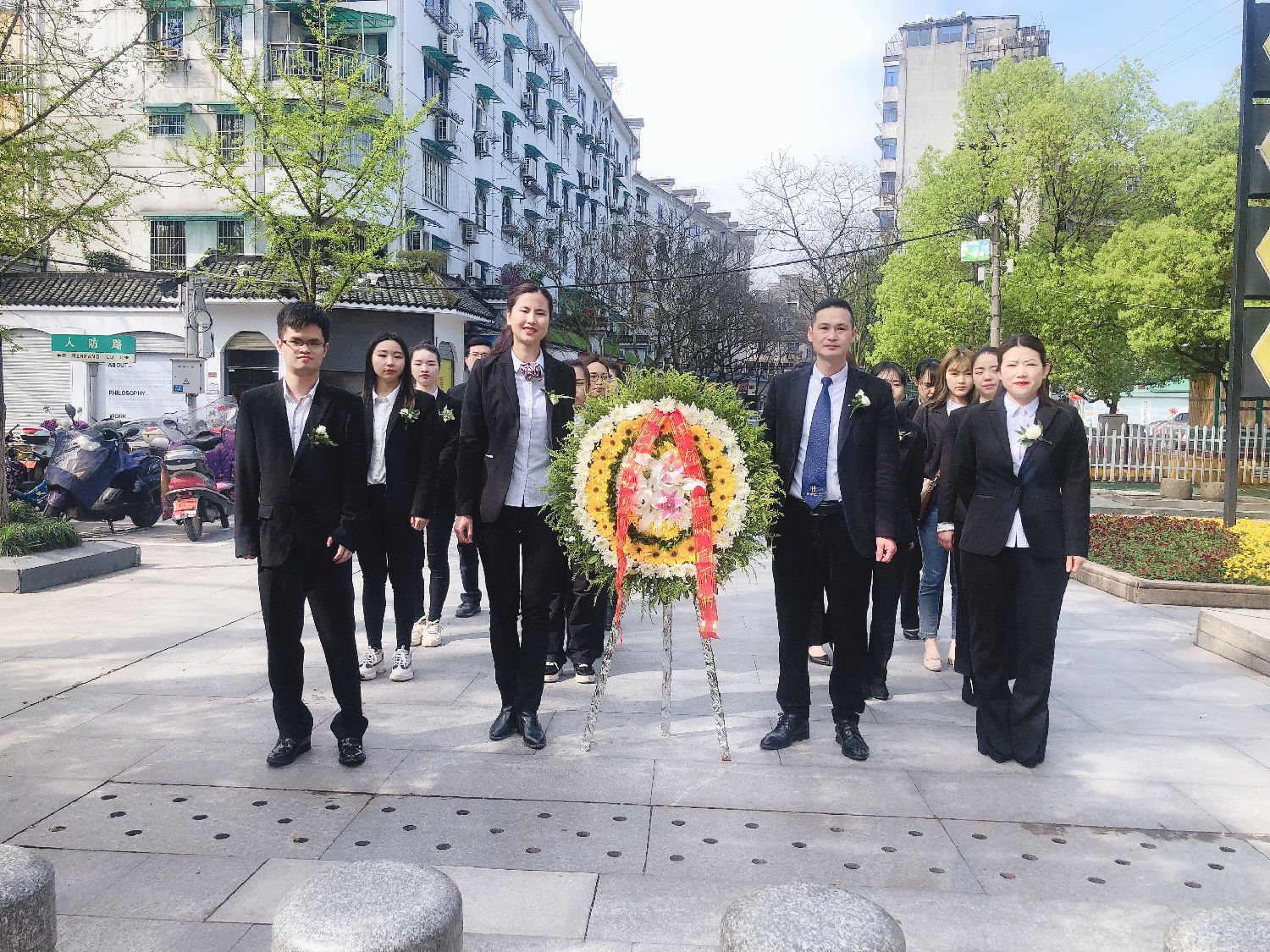 宏成建材清明掃墓